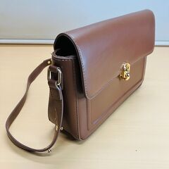 2WAY レザータッチフラップショルダーバッグ（ブラウン）の画像