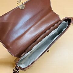 2WAY レザータッチフラップショルダーバッグ（ブラウン）の画像