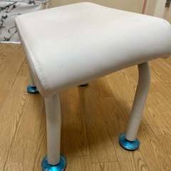 ロースツール 椅子の画像
