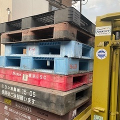 パレット、プラスチックパレット、軽量タイプもありますの画像