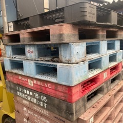 パレット、プラスチックパレット、軽量タイプもありますの画像