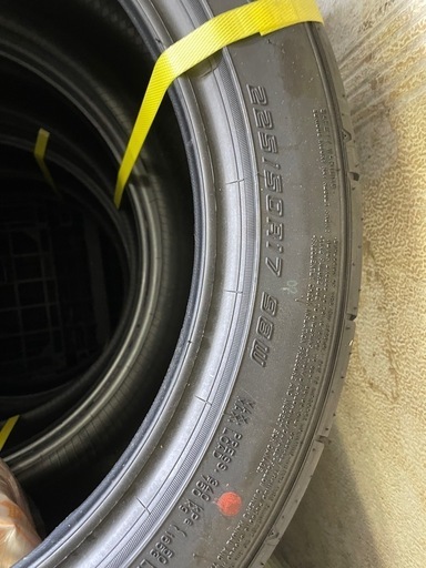 値下げ　未使用　グッドイヤー　225 50 17