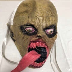 ベロが長いゾンビマスクの画像