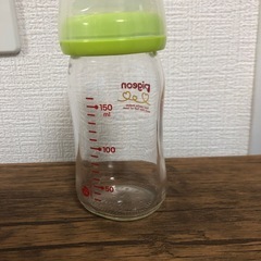 哺乳瓶の画像