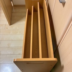 絵本ラックの画像