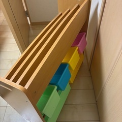 絵本ラックの画像