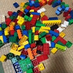 レゴデュプロなど大量の画像
