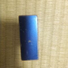 Marlboro CLEARガス充てん式 青色ライターです。ガスが入っていないからか火花は散りますが着火はしません。の画像