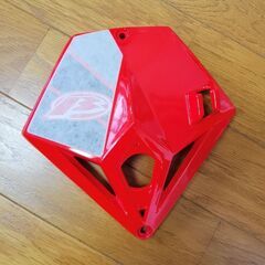 BETA　Rev3　純正　未使用　フロントカウル　ヘッドライトカウル　バルブ　ケース　セット　の画像