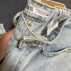 【ZARA】デニムジーンズの画像