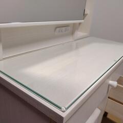 ドレッサー　収納多数　強化ガラス天板　イス付きの画像