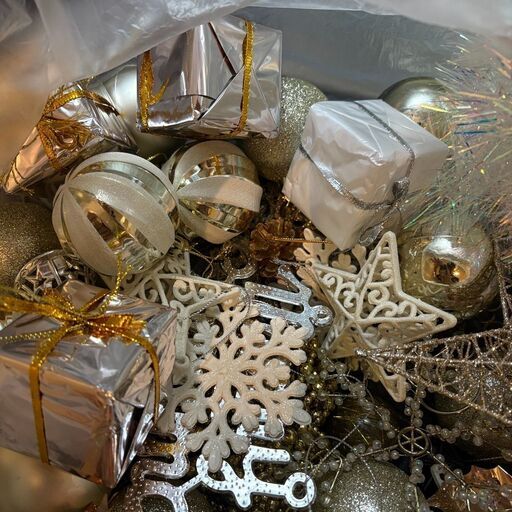 無料】クリスマスツリーLED付き150センチホワイトオーナメント