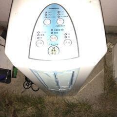 ８月３日５時までに受領できるひと限定品　除湿器　ガムテープを貼って見た目はよくないが使用少ないの画像
