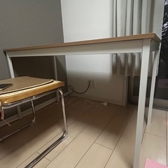8/17まで。デスク、机の画像