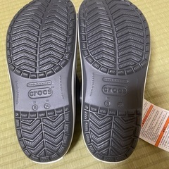 クロックスサンダル　26cm グレーの画像