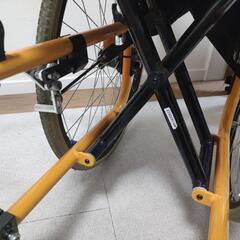カドクラ 自走/介助 車椅子 ノーパンクタイヤ 折りたたみ 背折れの画像