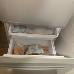 SHARP　137L 冷蔵庫差し上げます     の画像