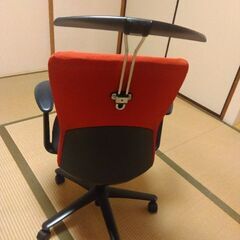 おしゃれ！赤のオフィスチェア！の画像