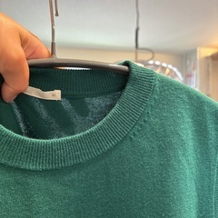 GU UVカットウォッシャブルクルーセーター　M グリーン　ノースリーブ　ベストの画像