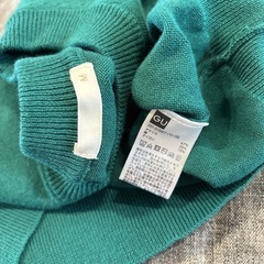 GU UVカットウォッシャブルクルーセーター　M グリーン　ノースリーブ　ベストの画像