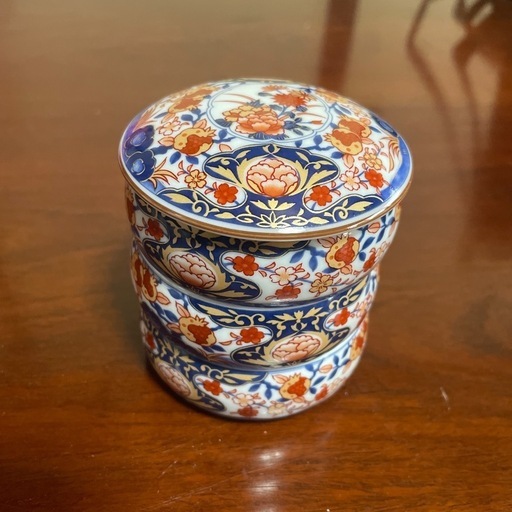 前畑陶器 庫山窯　牡丹唐草色絵金襴 蓋付き御椀揃 4客セット 未使用】前畑陶器 MAEBATA 庫山窯 御物紋 金彩 盛鉢 牡丹唐草
