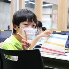 マインクラフトの世界で楽しみながらプログラミングを学べる教室の画像
