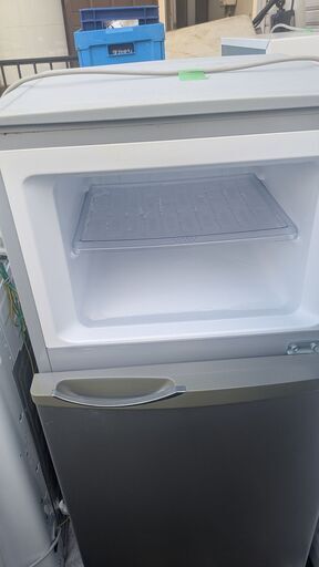 シャープノンフロン冷凍冷蔵庫 SJ-H12W-S 2013年製 Amazon.co.jp: SHARP トップフリーザー 118L冷蔵庫 シルバー系