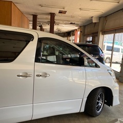 ヴェルファイア１０万円プラスで2年間車検の画像