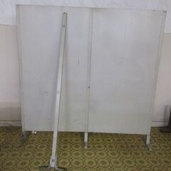 2連のパーティション　汚れ有りの画像