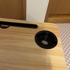 小さいテーブルの画像