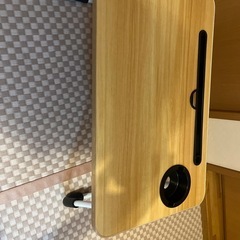 小さいテーブルの画像