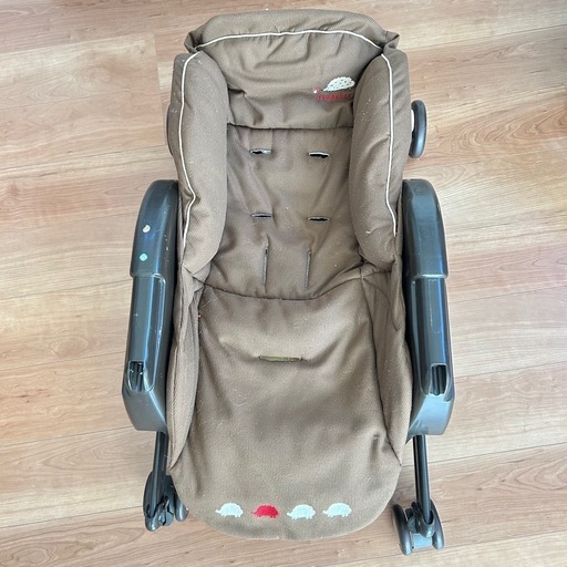 アップリカ　子育てグッズ　コンビラック　スイング　リクライニング　ハイローチェア　多機能　ベビーベッド　ベルト付き　ハリネズミ