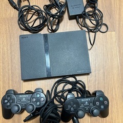 SONY ソニー　PlayStation 2（PS2）本体とコントローラー　ACアダプター　電源コード　アナログコントローラー　一式　周辺機器　ブラック　薄型　SCPH-77000 レトロ　ゲーム機の画像