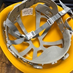黄色　ヘルメットの画像