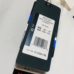 【新品】オークリ　ゴルフウェア　タグ付きの画像