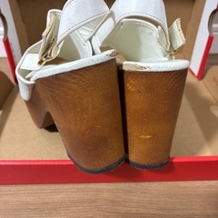 厚底サンダルの画像