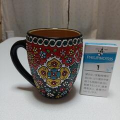 海外もののアンティーク食器棚に飾るようなコップです 1700円で買い取っていただける方よろしくお願いいたします お昼からお仕事なので 本日 今日 午前中 早い時間 買い取っていただける方希望ですの画像