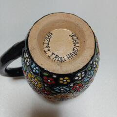海外もののアンティーク食器棚に飾るようなコップです 1700円で買い取っていただける方よろしくお願いいたします お昼からお仕事なので 本日 今日 午前中 早い時間 買い取っていただける方希望ですの画像