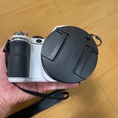 【超美品】FUJIFILM FinePix S4500 デジタルカメラ ホワイトの画像