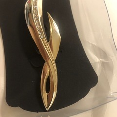 ファッションブローチの画像