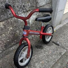 小型バランスバイク（Chicco red bullet）の画像
