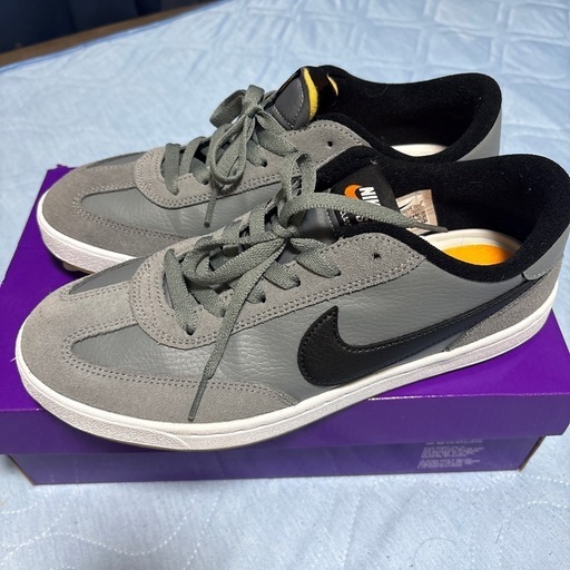 NIKE スニーカー