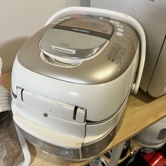 【無料でお譲りします】 TOSHIBA製　炊飯器(真空圧力IH保温釜) RC-10VQC 2011年製 の画像
