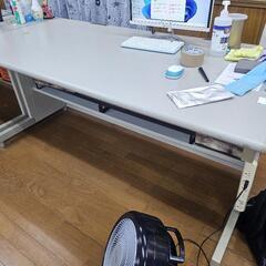 事務用机の画像