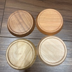 【新品未使用】木製コースター 4枚 胡桃 マホガニー オーク ハードメープルの画像