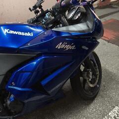 Kawasaki Ninja スポーツバイク 青の画像