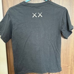 ユニクロ　カウズ　Tシャツ　130の画像