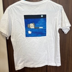 ユニクロ　カウズ　Tシャツ　130の画像