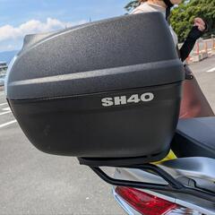 バイクのリアの箱の画像