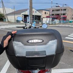 バイクのリアの箱の画像